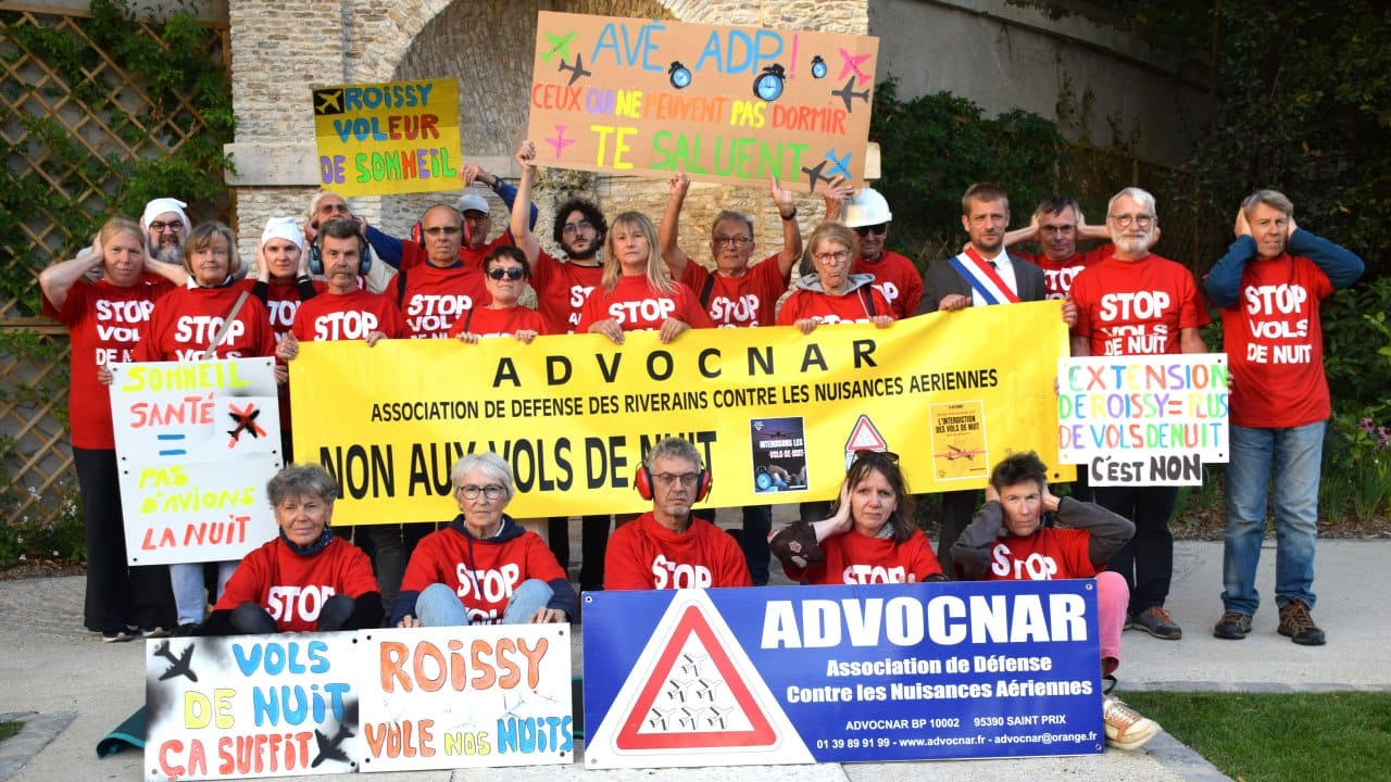 Ban Night Flights France Action on the international day for the ban of night flights in Paris.