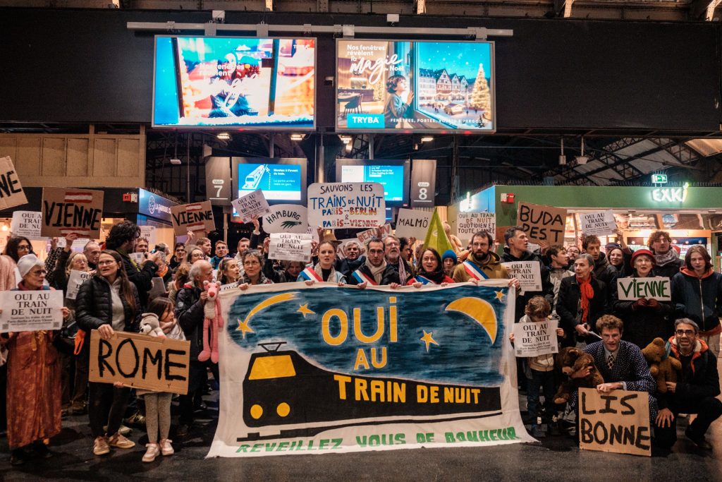 Activists demanding better night trains